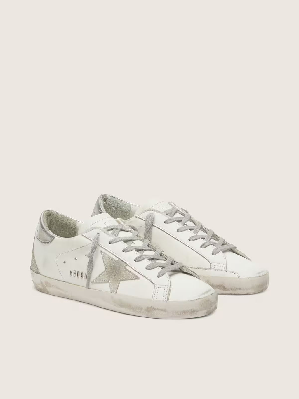 Golden Goose Super-Star avec son contrefort argenté et lettrage clous métal