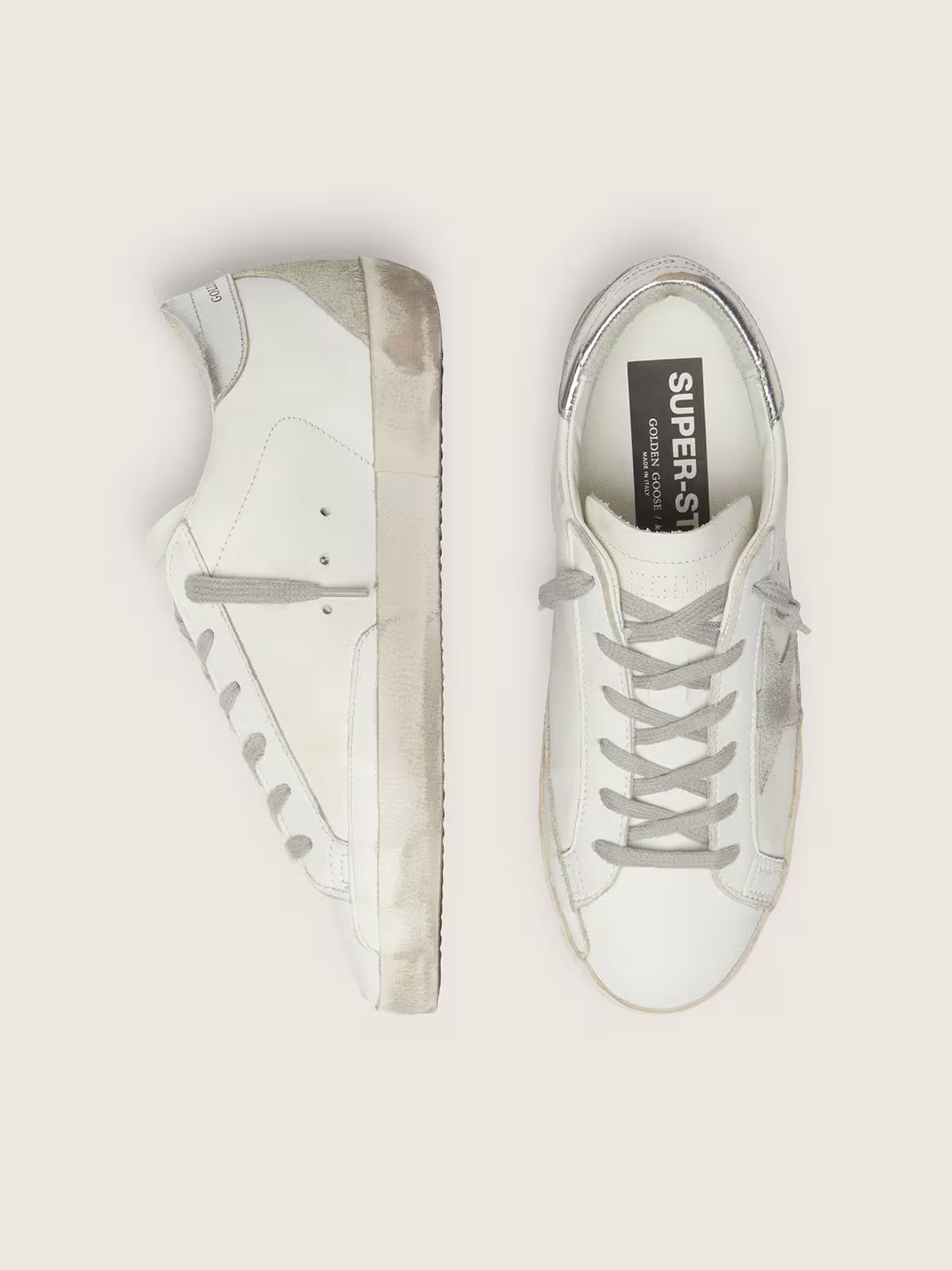 Golden Goose Super-Star avec son contrefort argenté et lettrage clous métal
