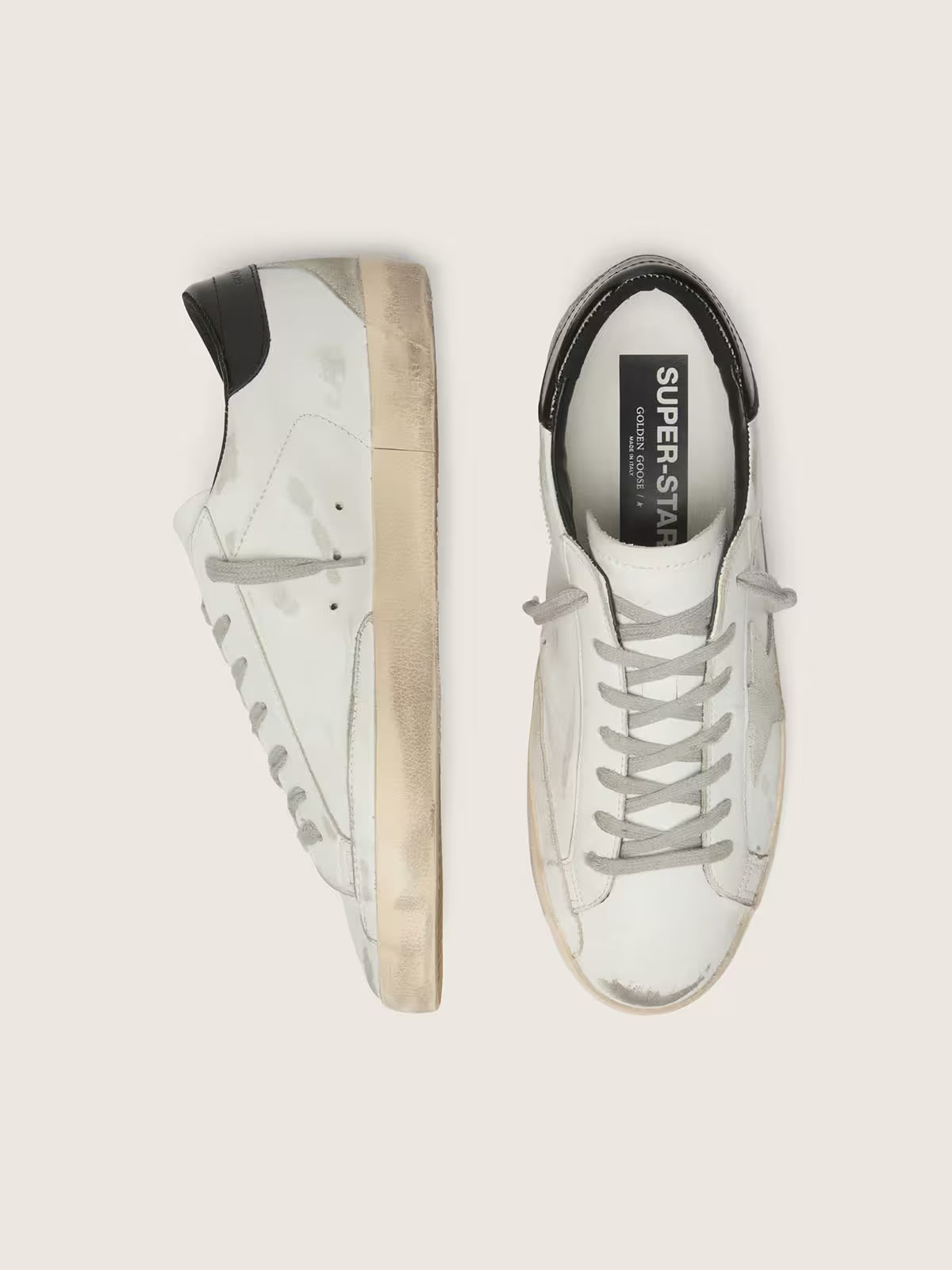 Golden Goose Super-Star avec son contrefort noir et lettrage clous métal