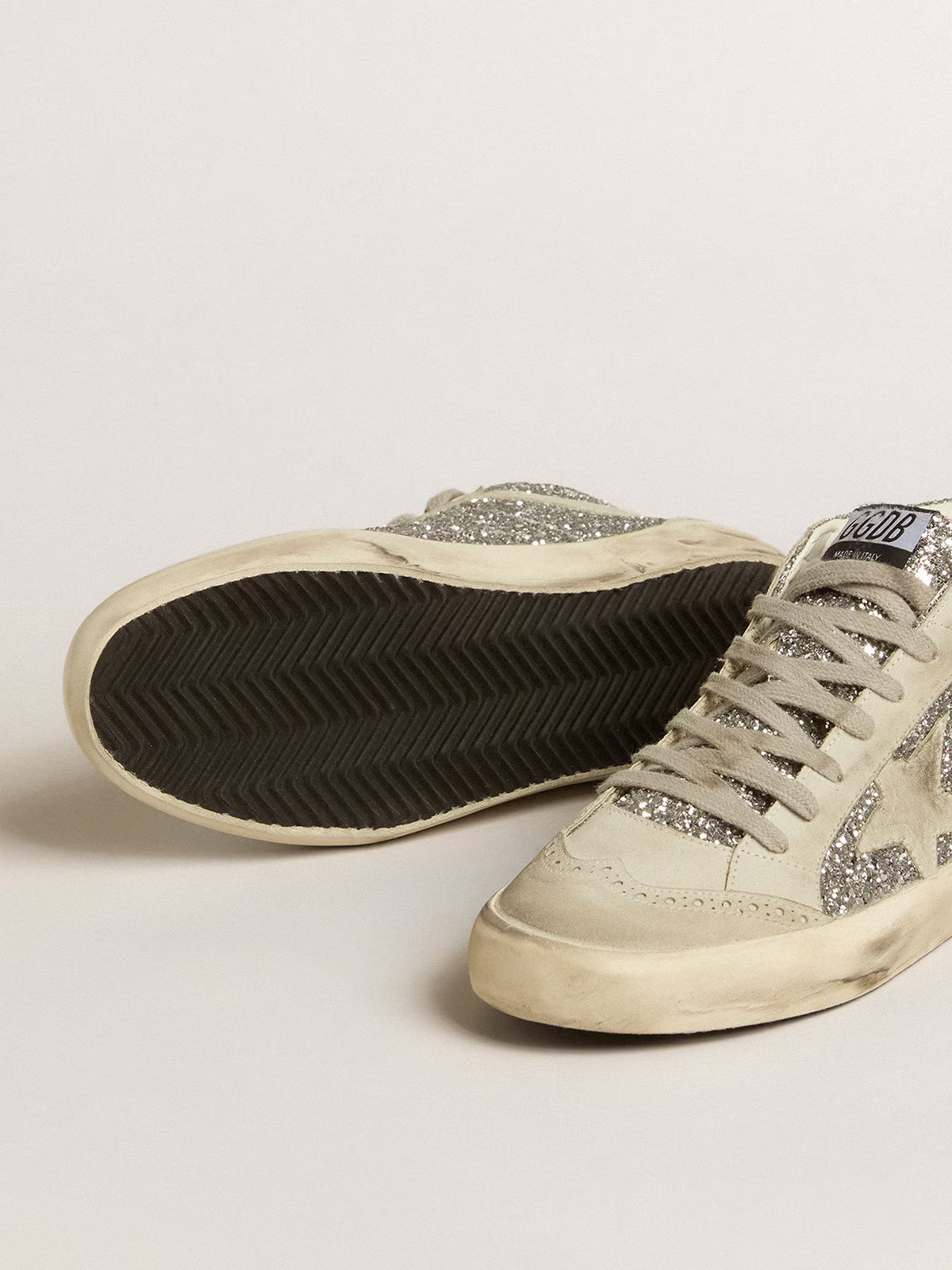 Golden Goose - Mid Star à paillettes argentées , étoile virgule en daim gris